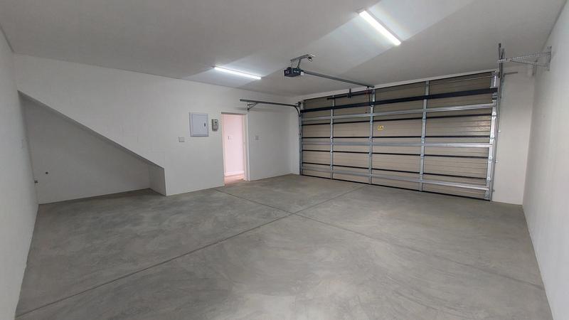 To Let 3 Bedroom Property for Rent in Graanendal Western Cape